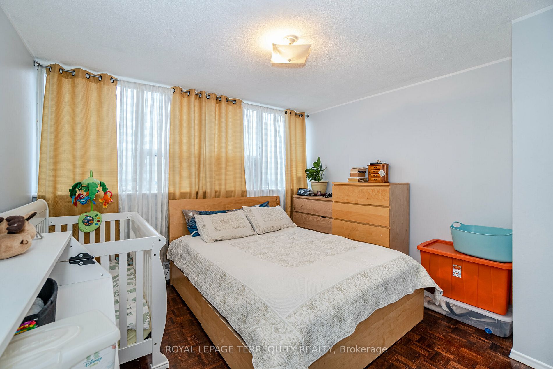 530 Lolita Gdns, #1004