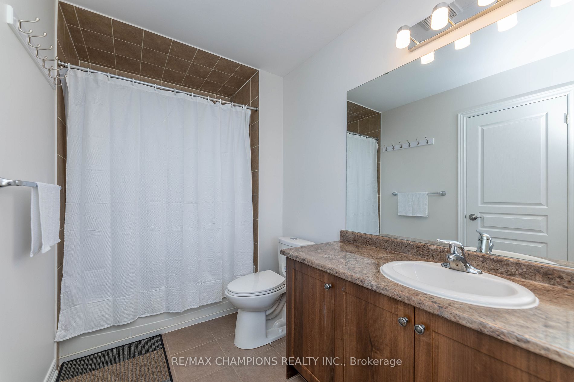 18 Nightland Crt, #Upper