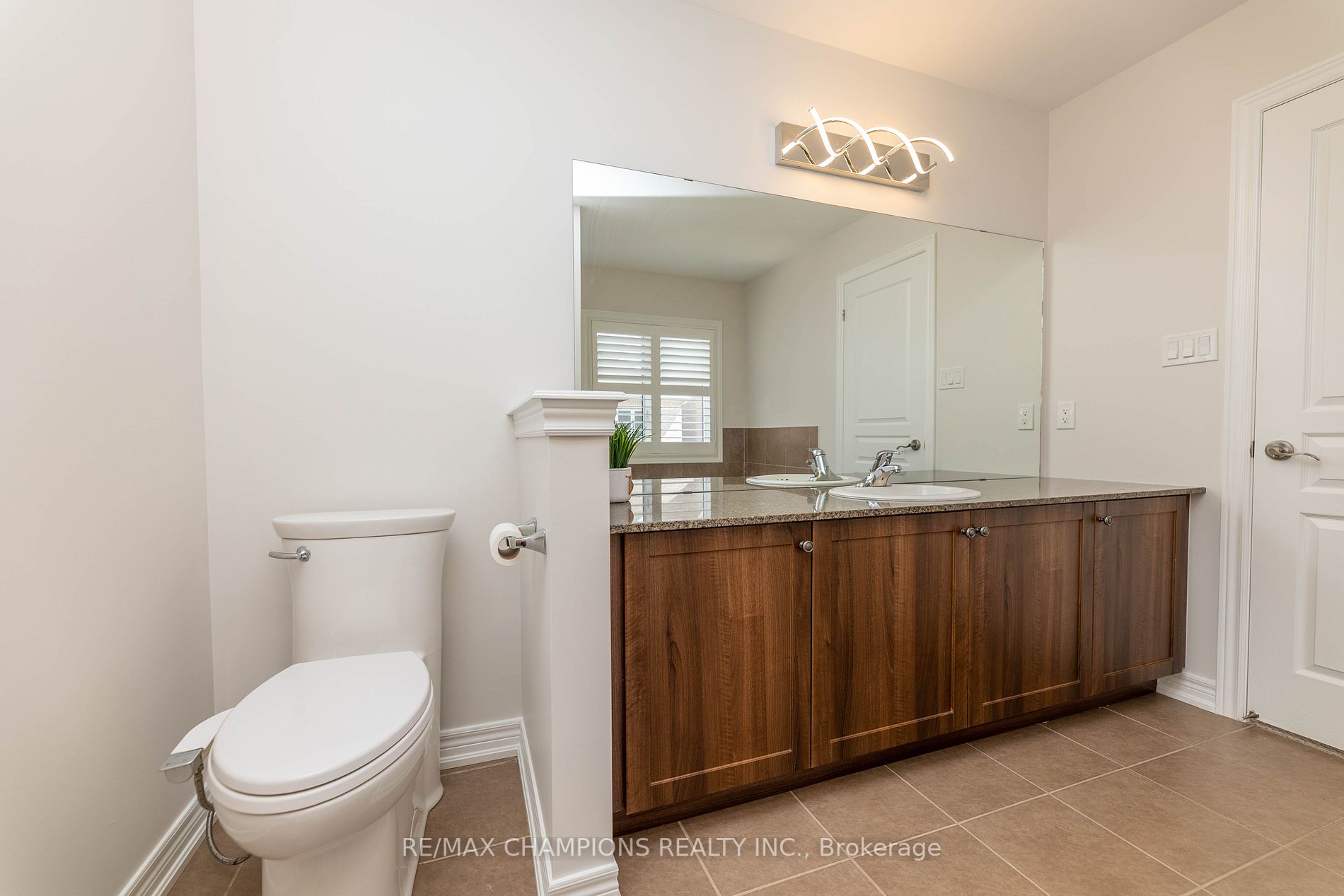 18 Nightland Crt, #Upper