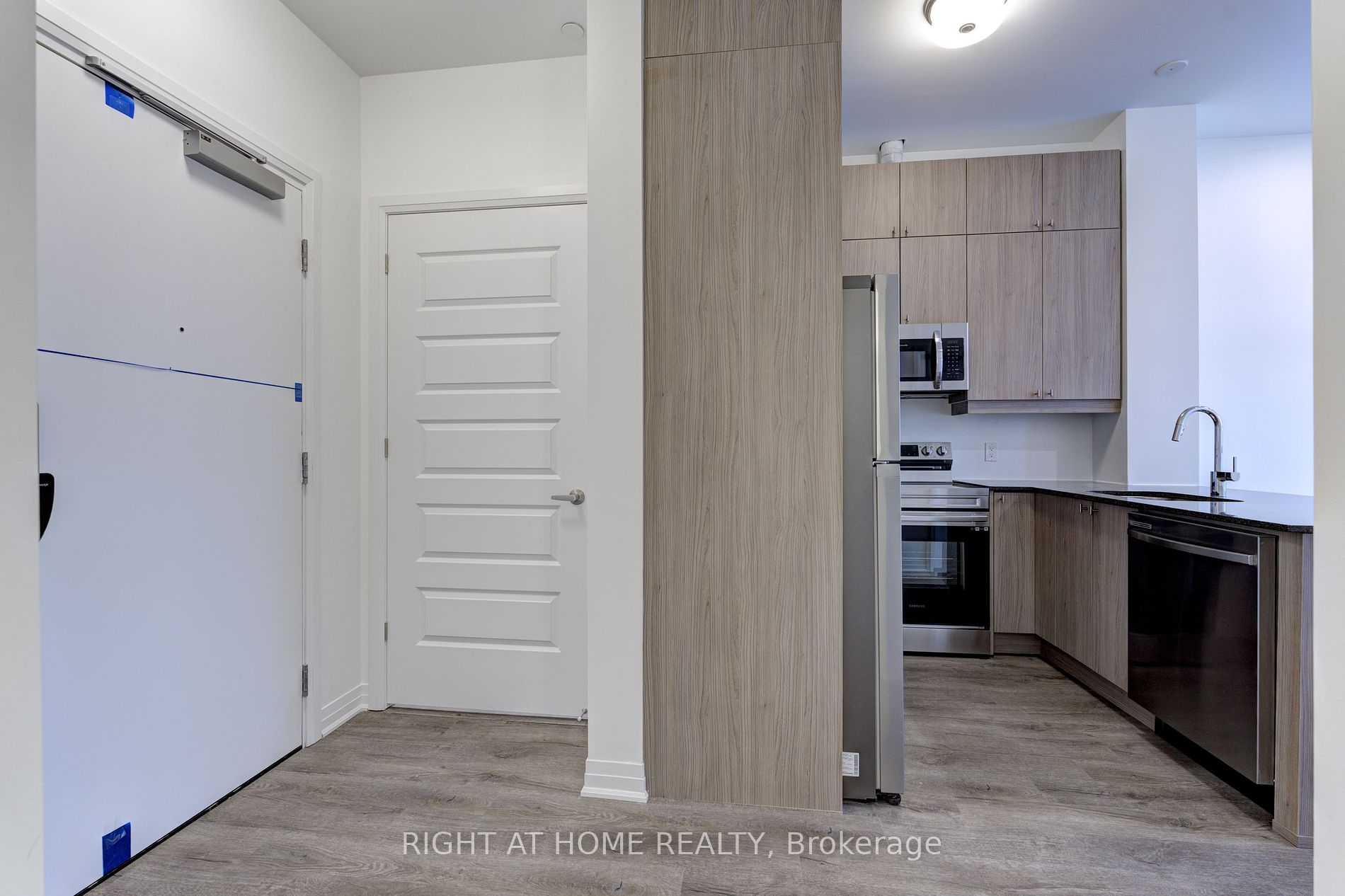 460 Gordon Krantz Avenue, #610