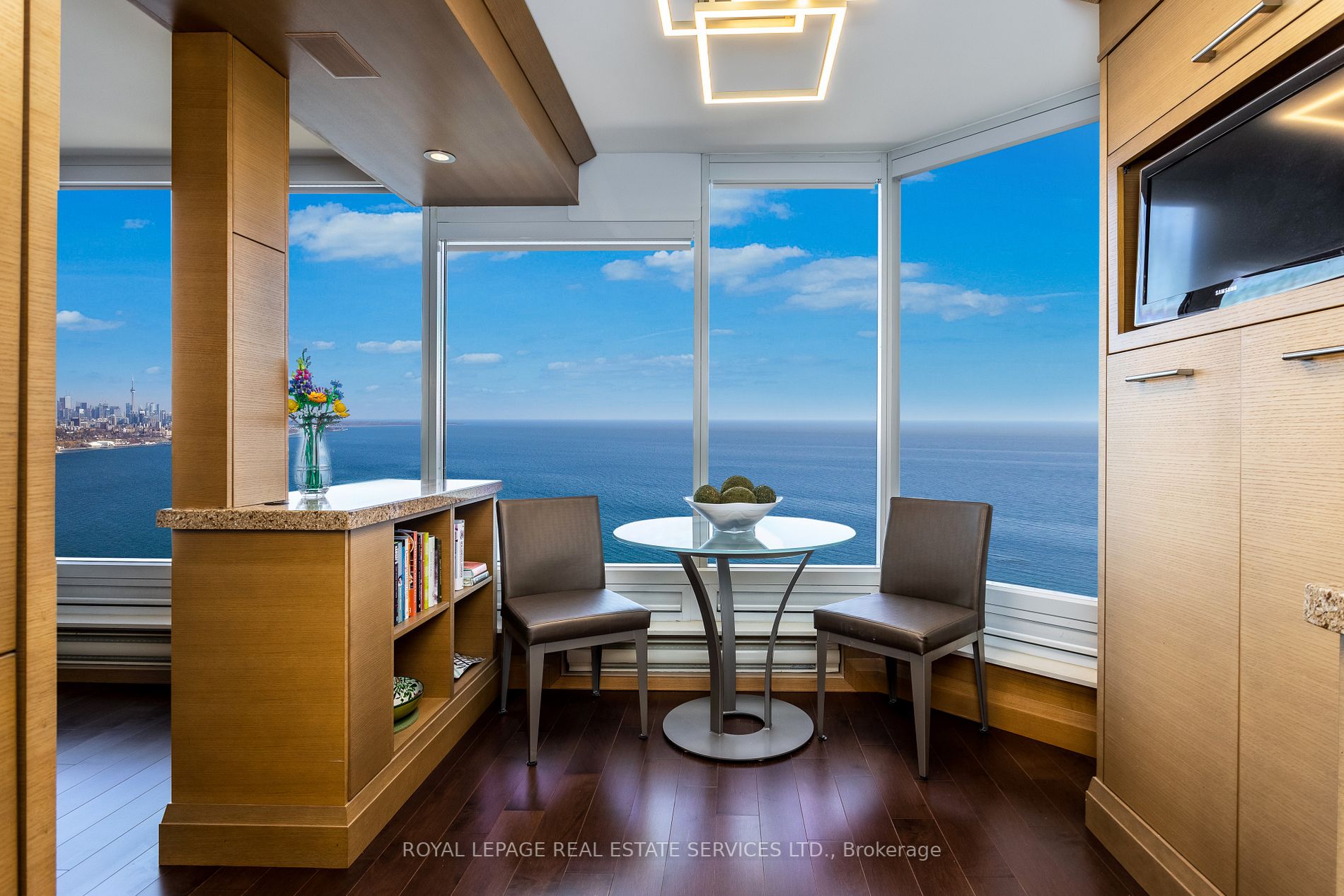 1 Palace Pier Crt, #3401