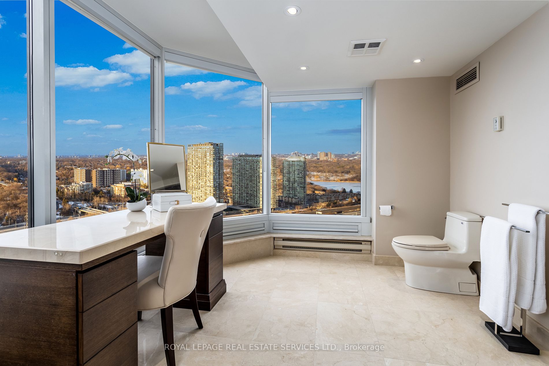 1 Palace Pier Crt, #3401