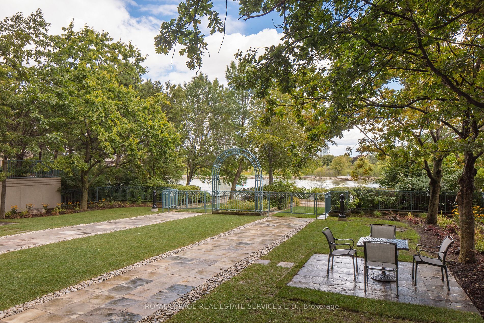 1 Palace Pier Crt, #3401
