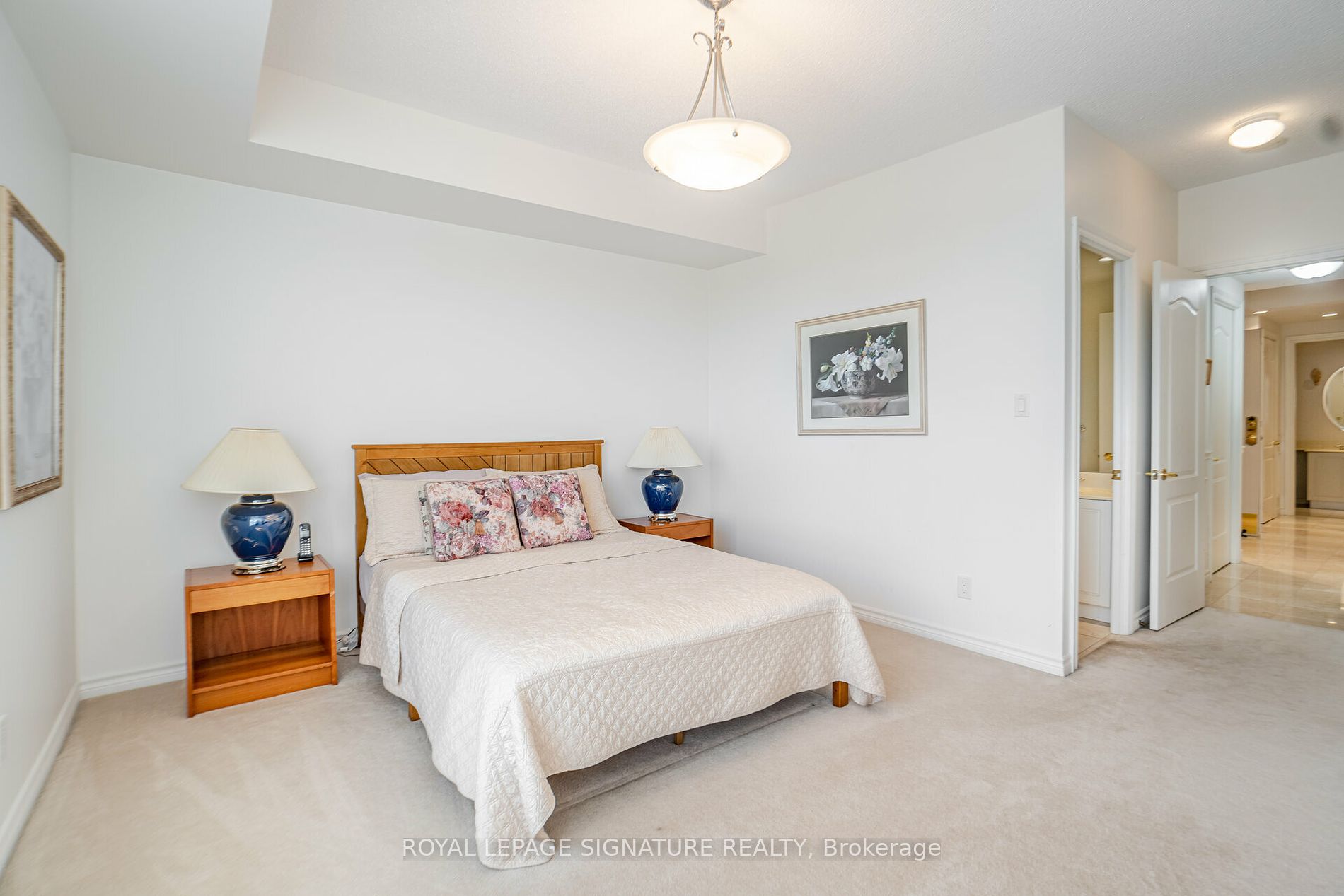 1900 The Collegeway S, #601