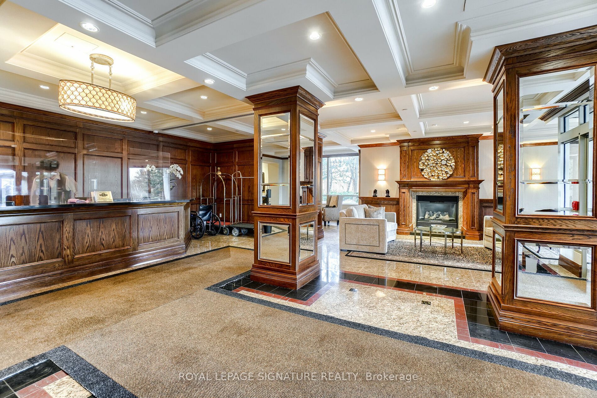 1900 The Collegeway S, #601