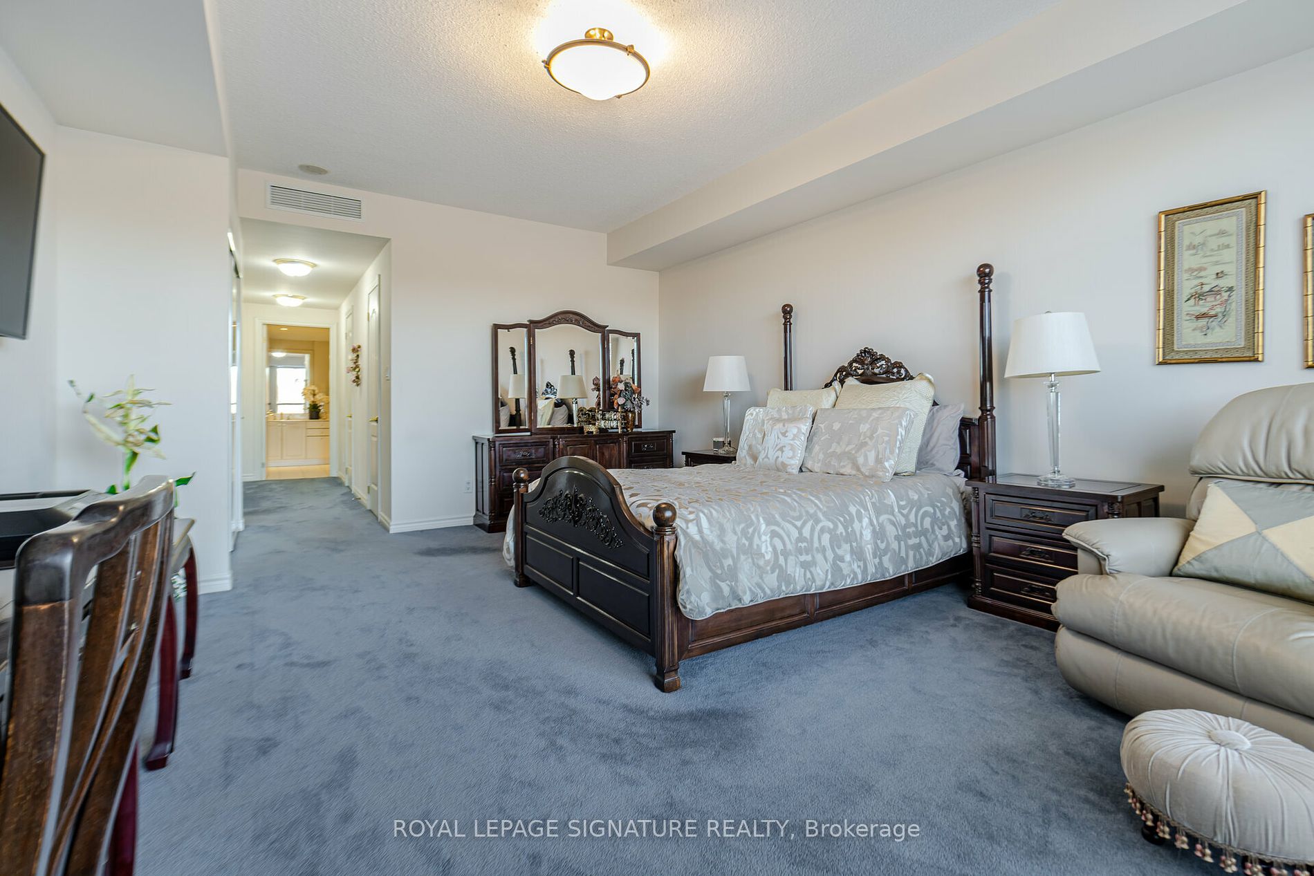 1900 The Collegeway S, #601