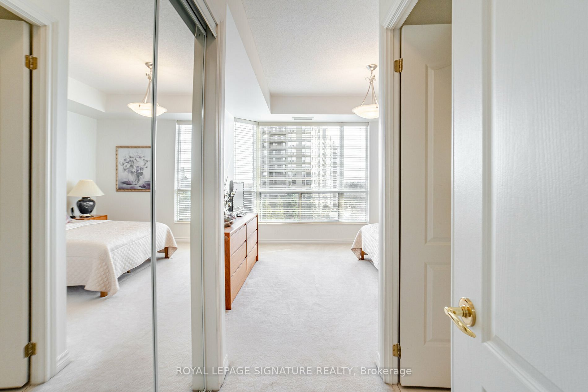 1900 The Collegeway S, #601