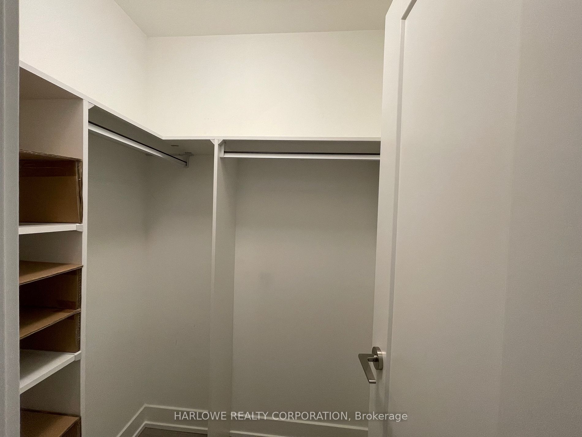 9 Mabelle Avenue, #3118