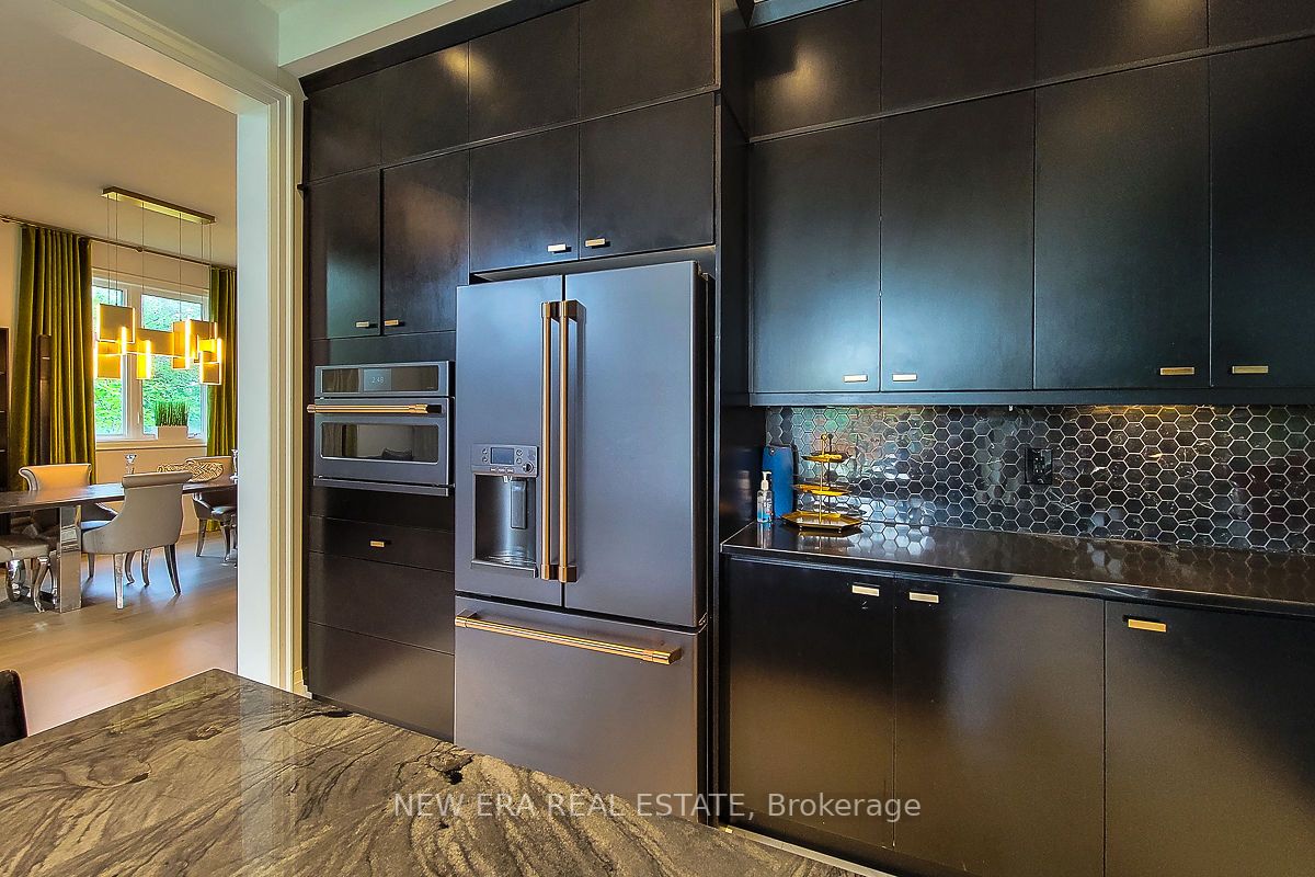 1482 Varelas Passage