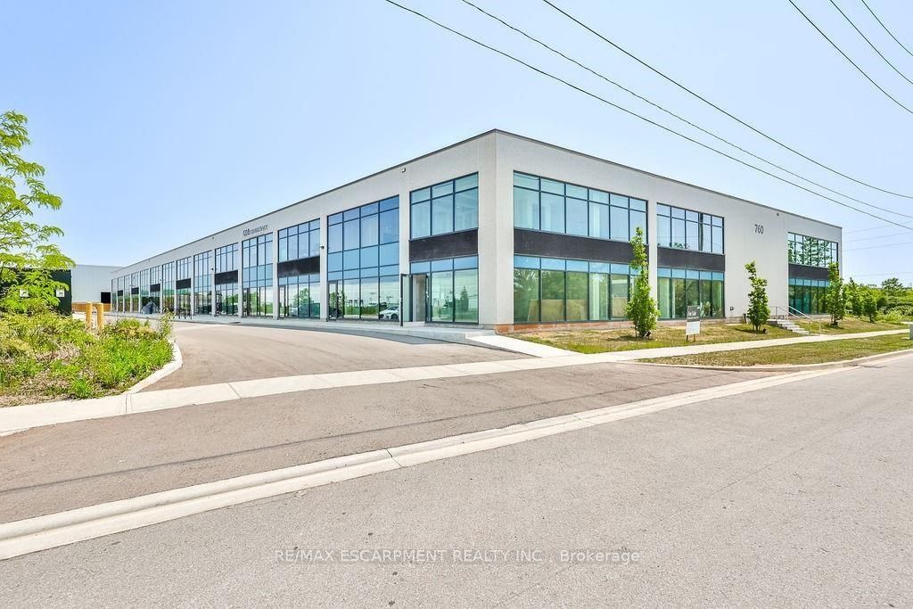 760 Laurentian Dr, #16