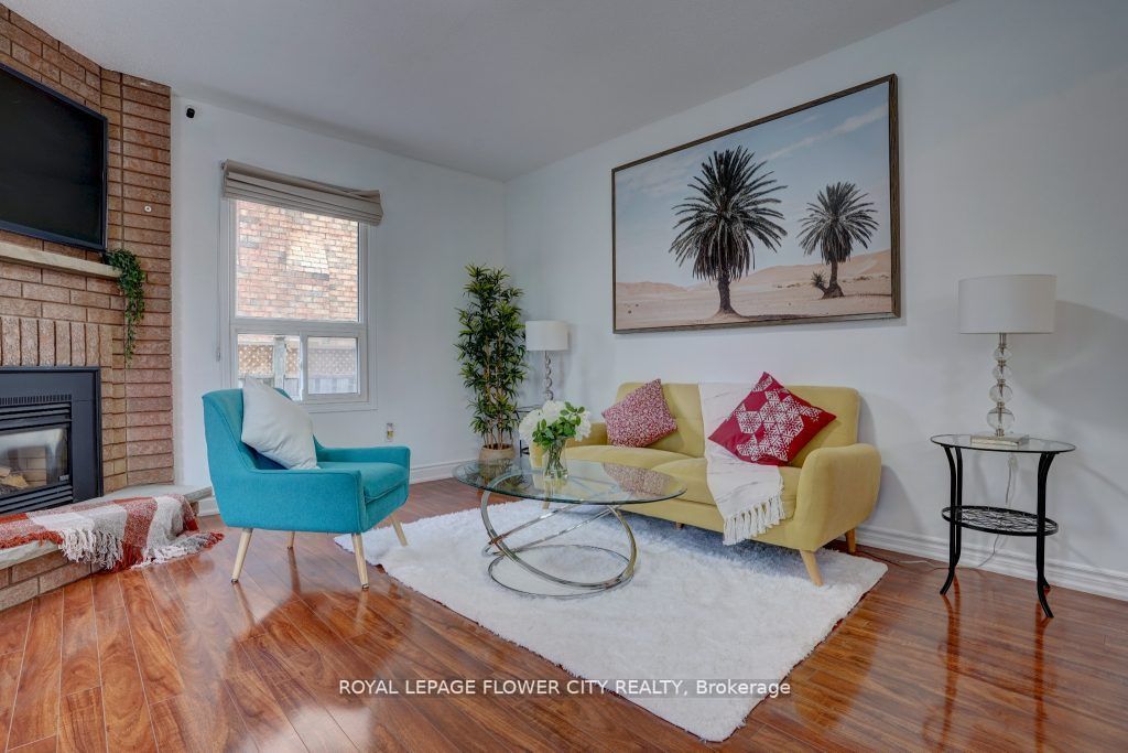 34 Bristol Ave S