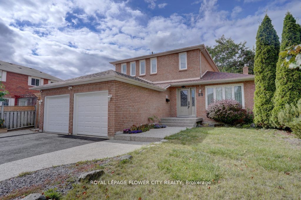 34 Bristol Ave S