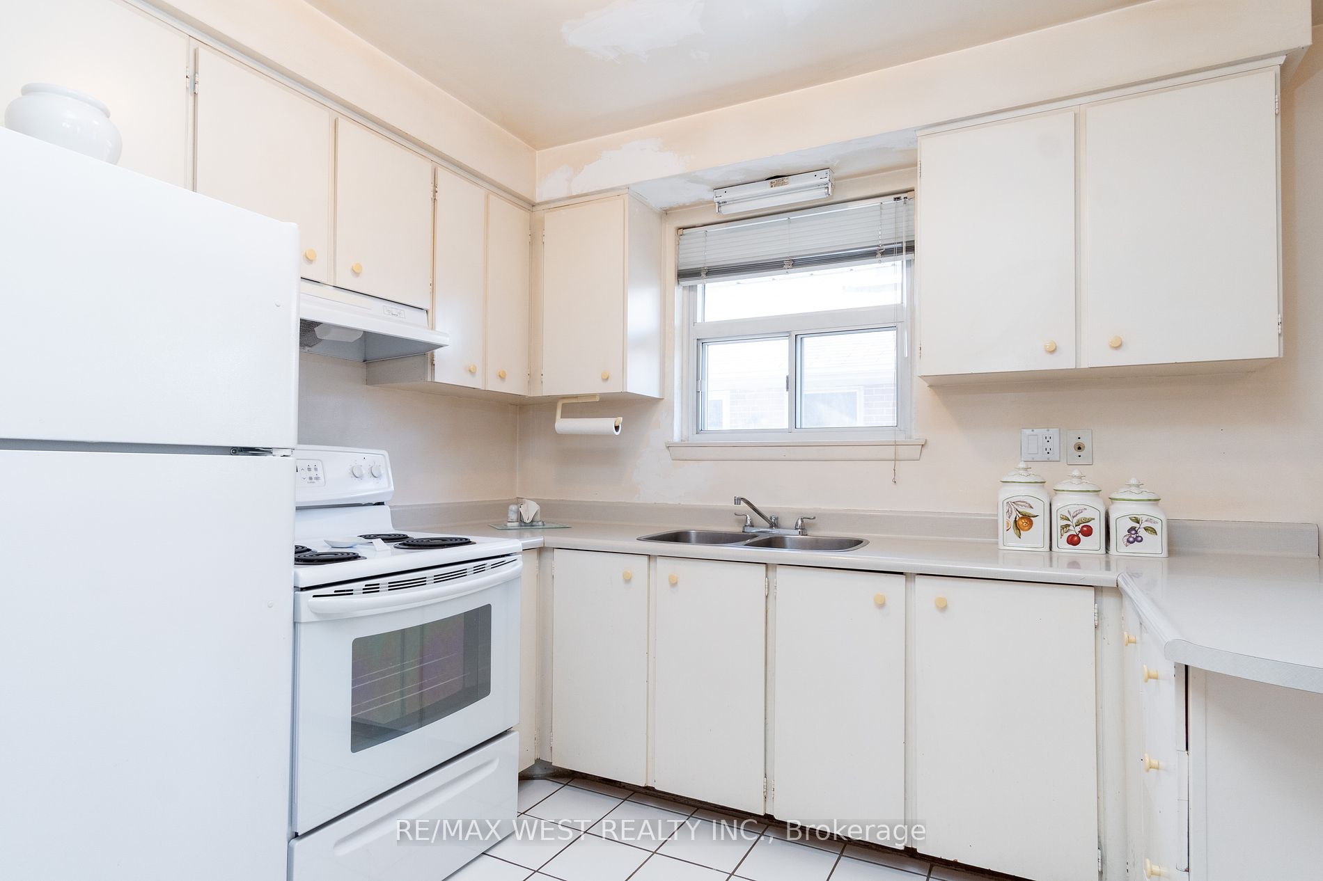 49 Graystone Gdns