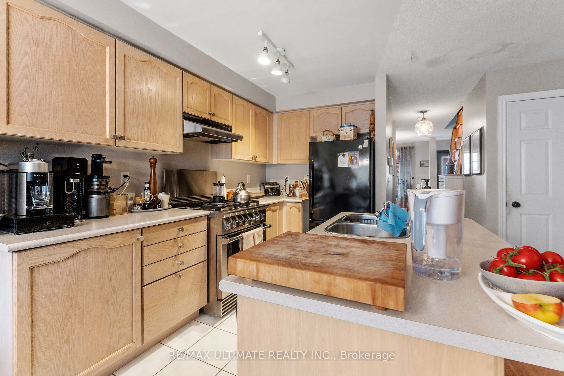 4885 James Austin Dr
