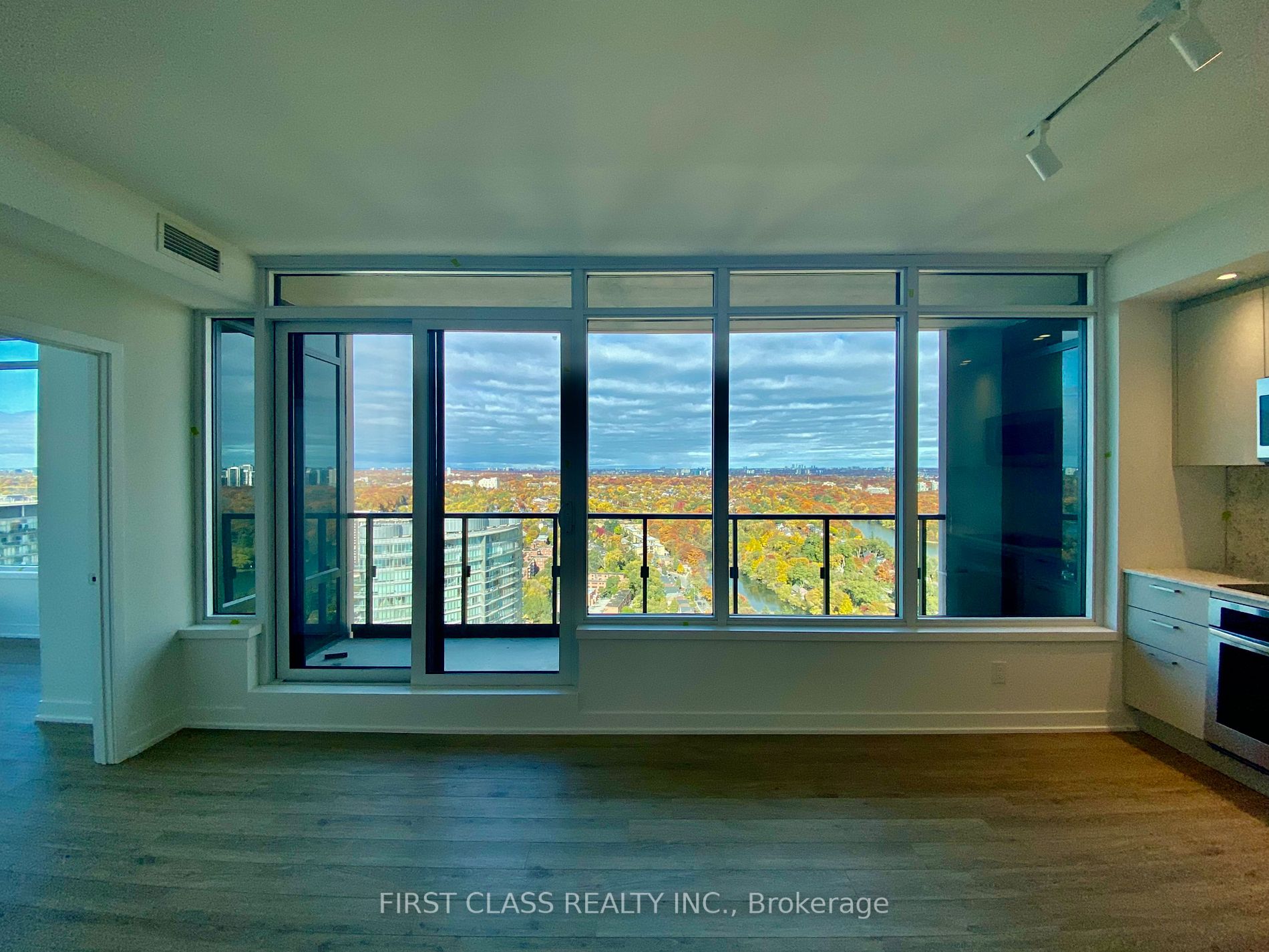 1926 Lakeshore Blvd W, #3612