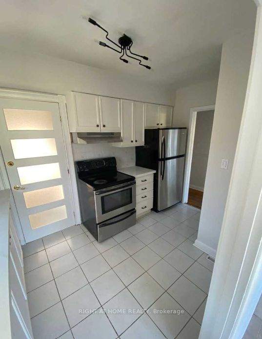 224 Felan Ave W