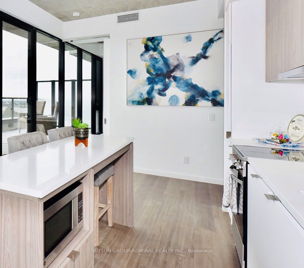 7 Smith Cres, #709