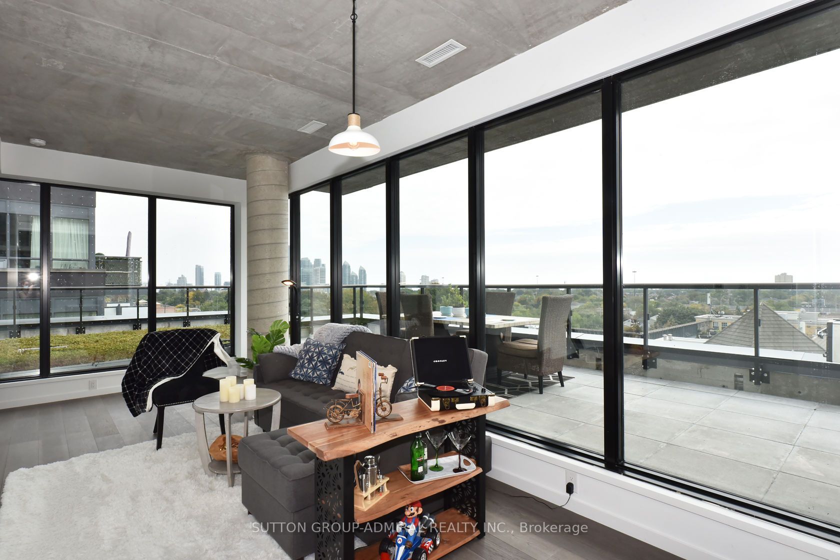 7 Smith Cres, #709