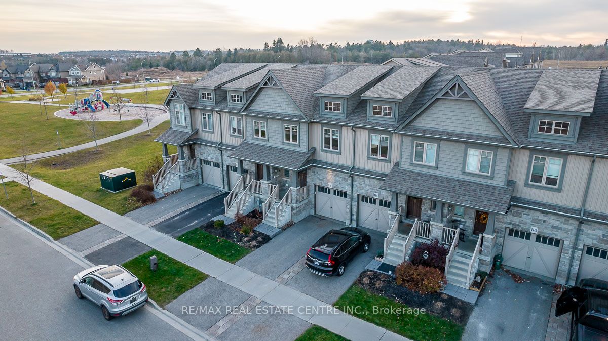 114 Parkinson Cres