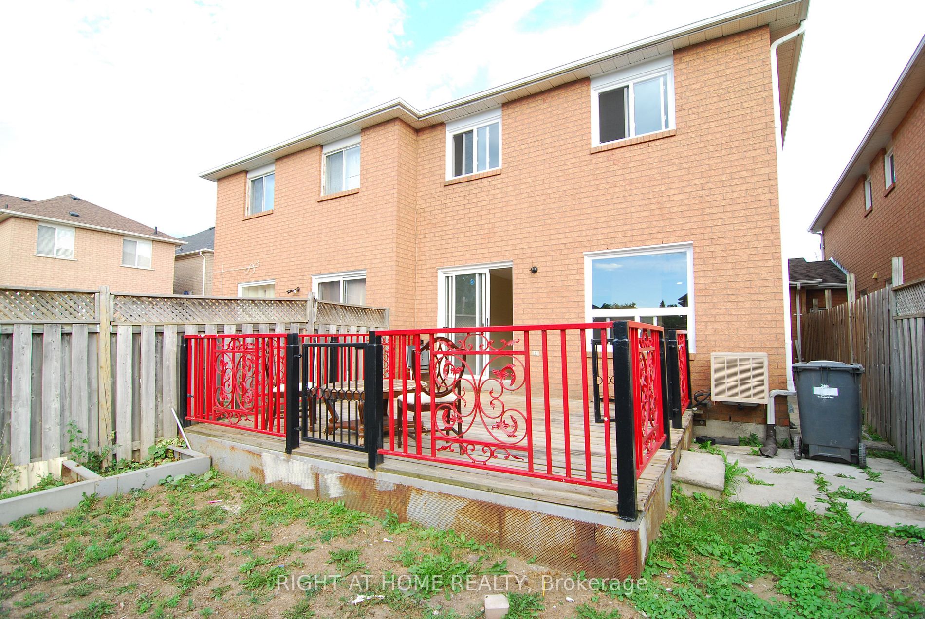 158 Toba Cres