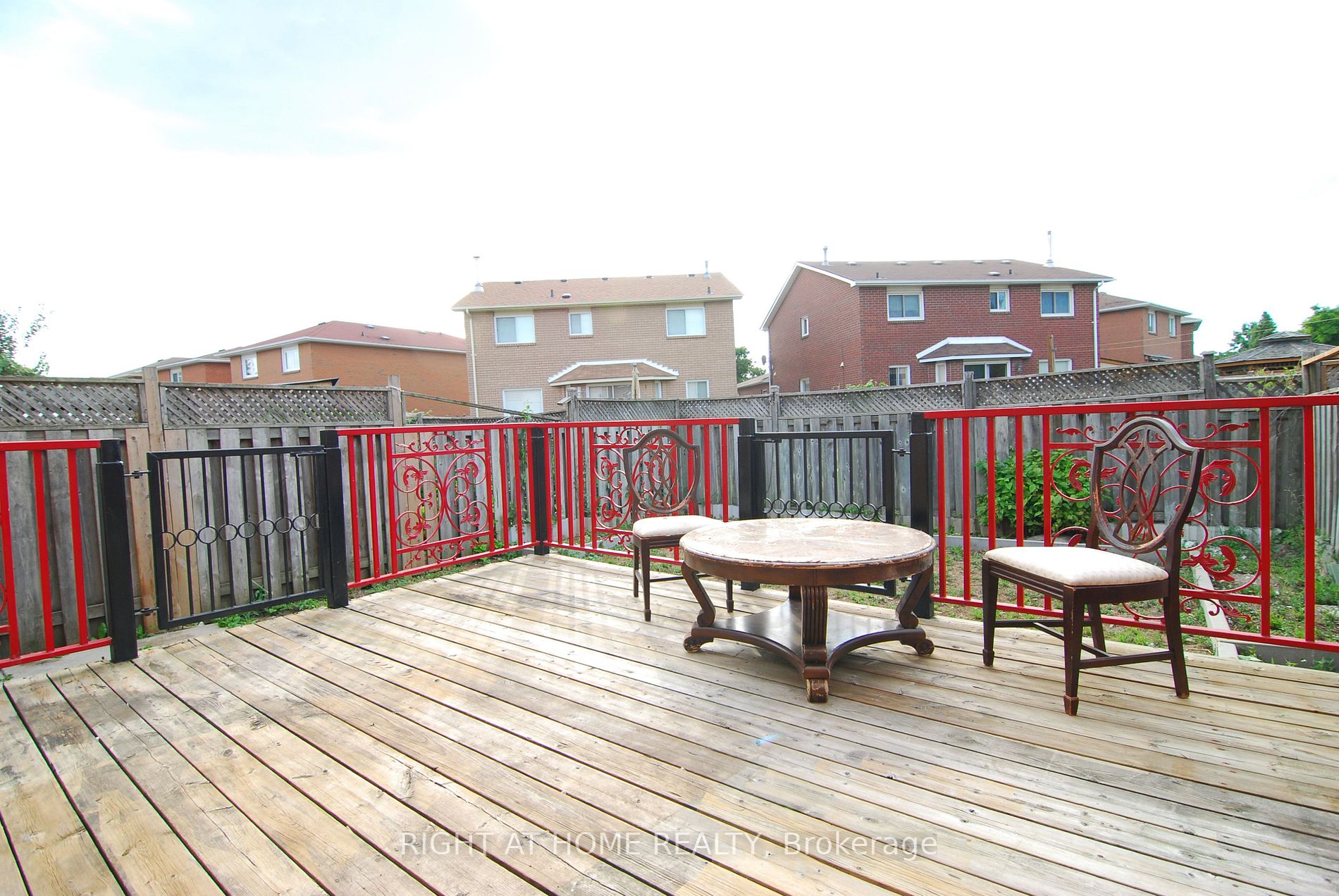 158 Toba Cres