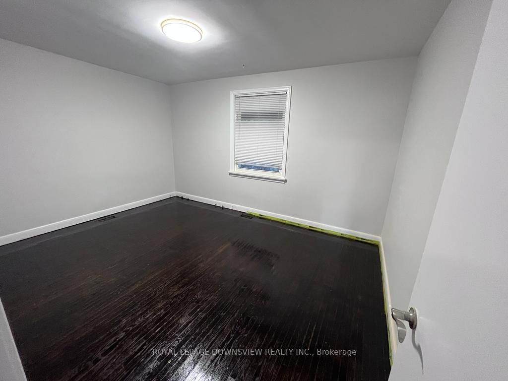 22 Northampton Dr W