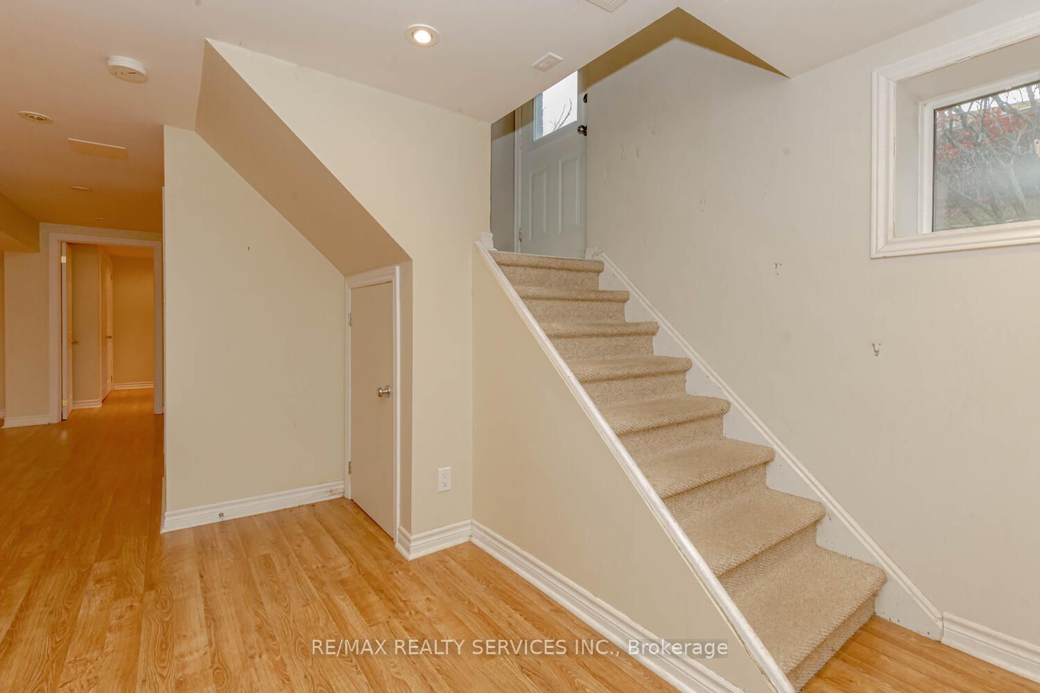1259 Twin Oaks Dell Dr