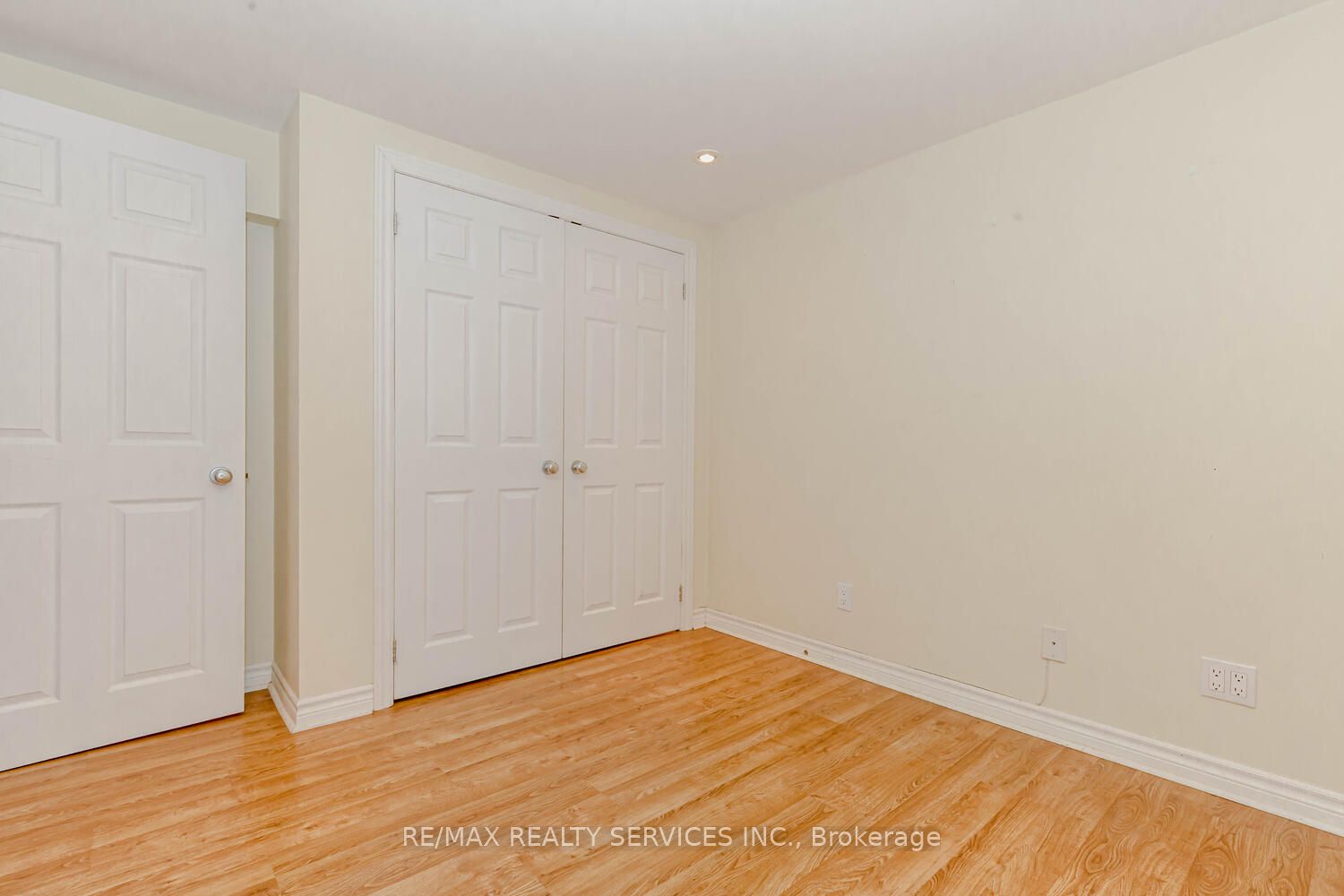 1259 Twin Oaks Dell Dr