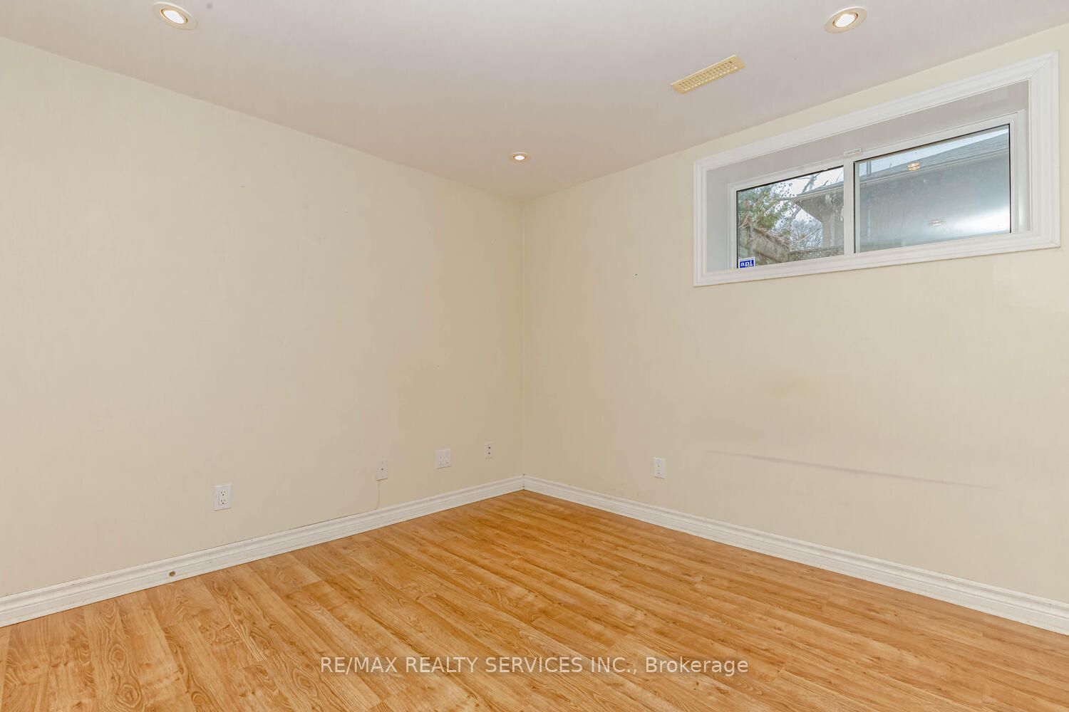 1259 Twin Oaks Dell Dr