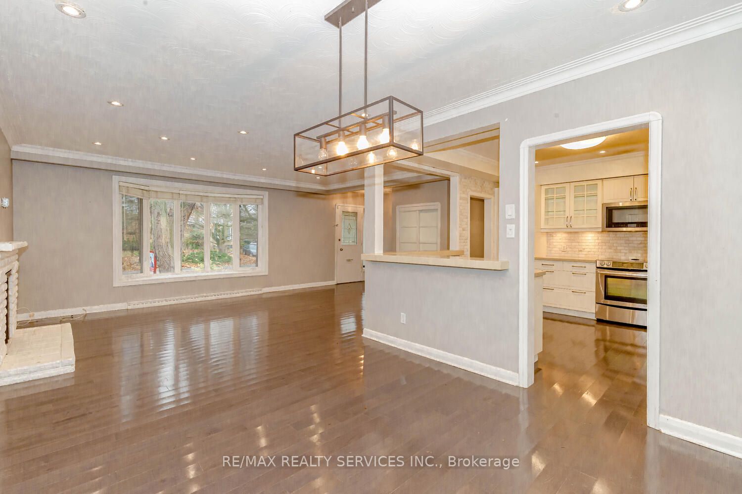 1259 Twin Oaks Dell Dr