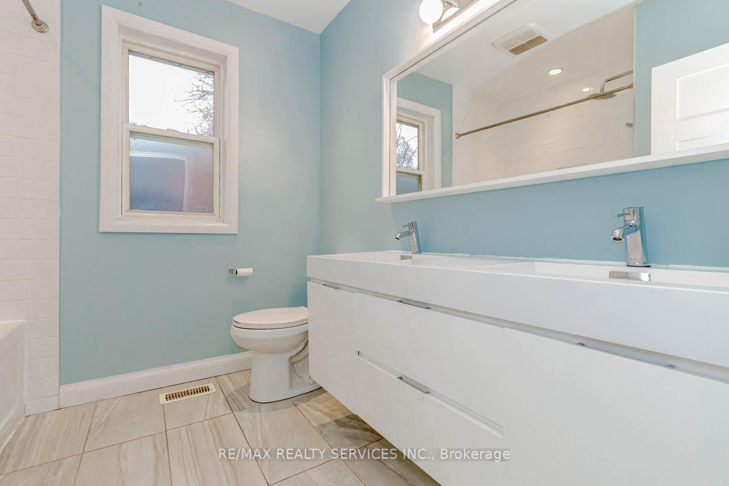 1259 Twin Oaks Dell Dr