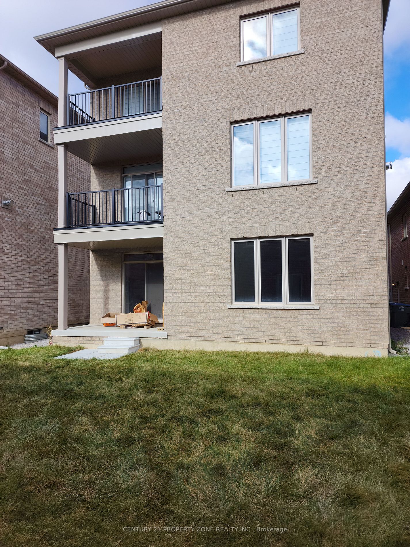 13 Junior Rd