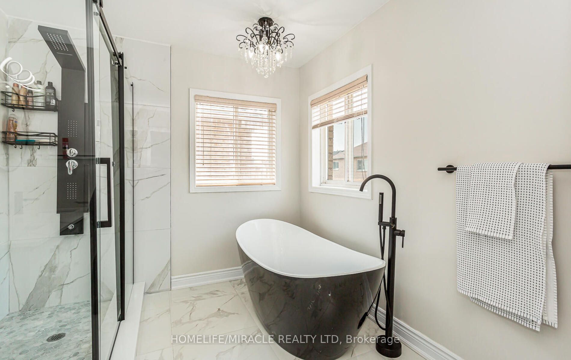 47 River Rock Cres