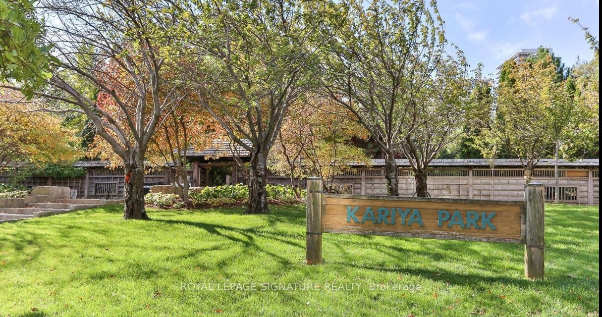 36 Elm Dr W, #1001