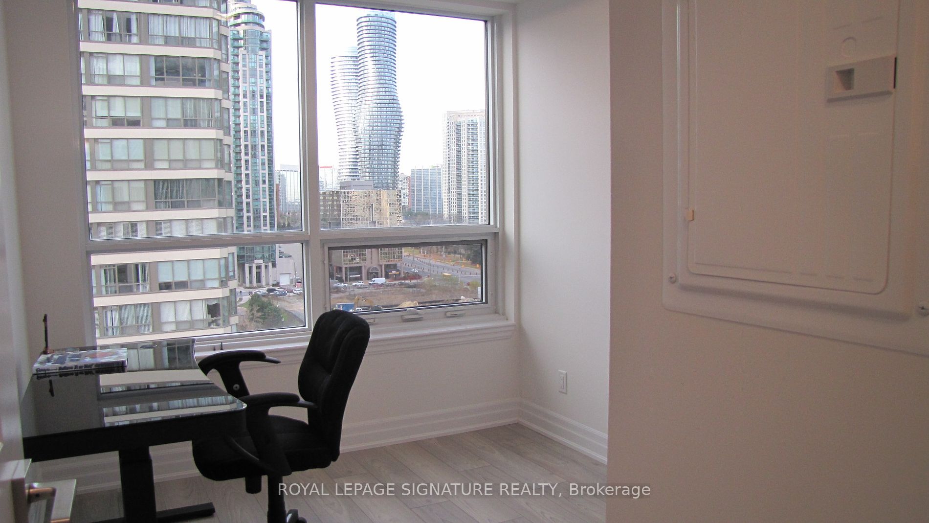 36 Elm Dr W, #1001