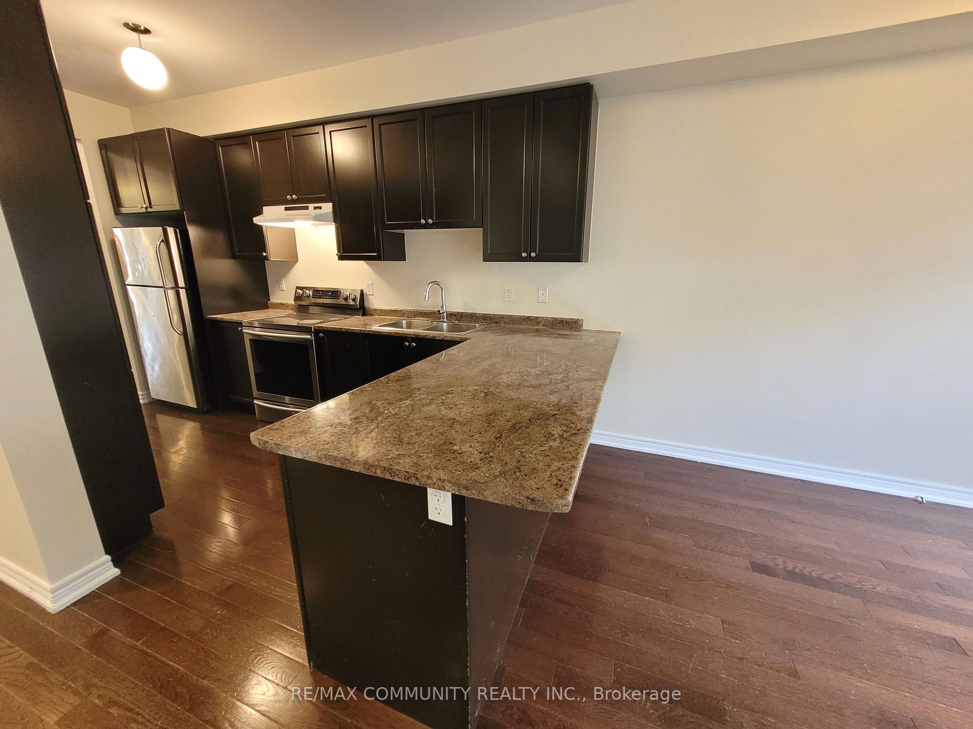 7528 Saint Barabara Blvd