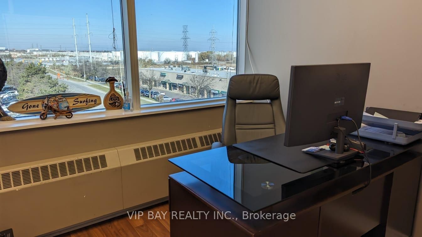 1280 Finch Ave W, #401