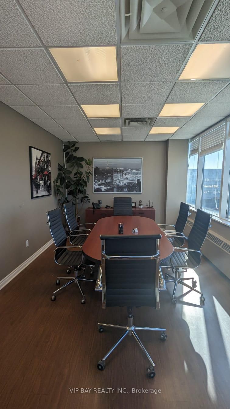 1280 Finch Ave W, #401