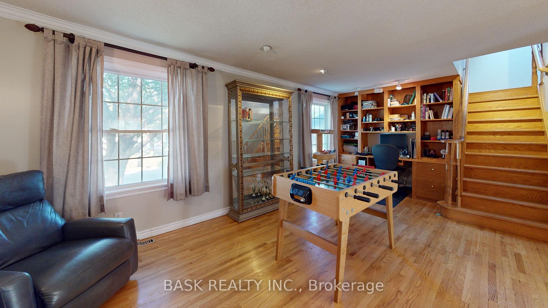 1 Geneva Cres