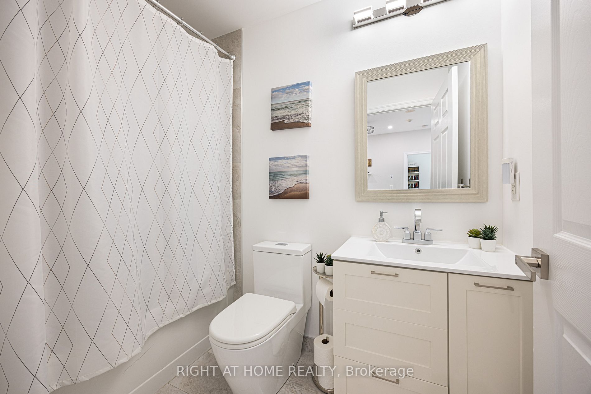 1135 Royal York Rd, #103