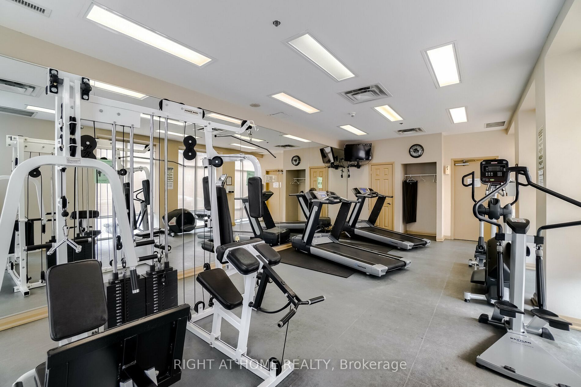 220 Forum Dr, #1501