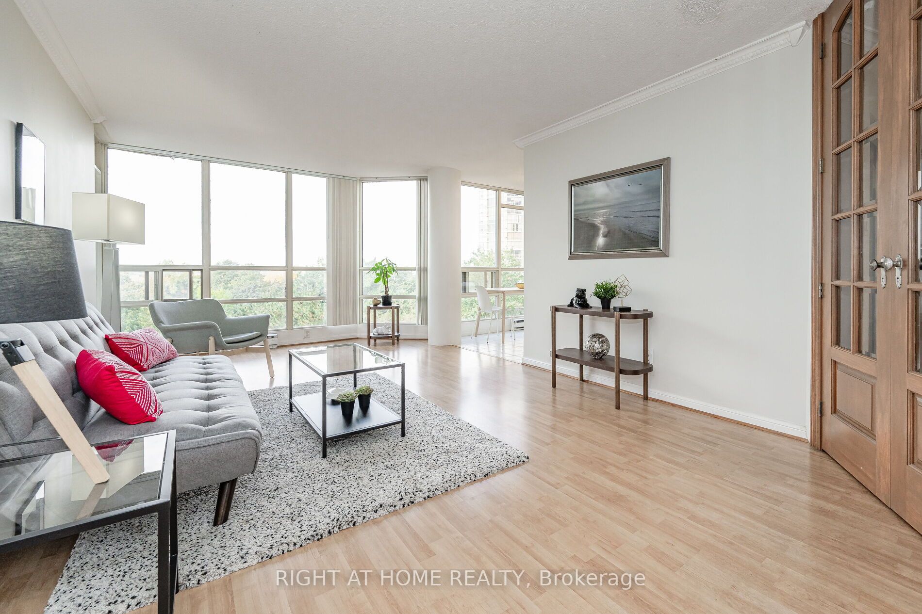 45 Kingsbridge Garden Circ, #503