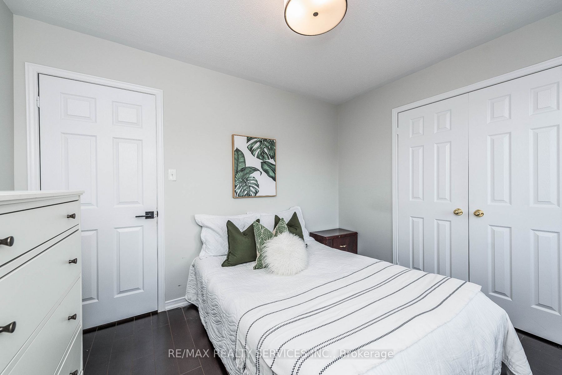2 Burnstown Circ