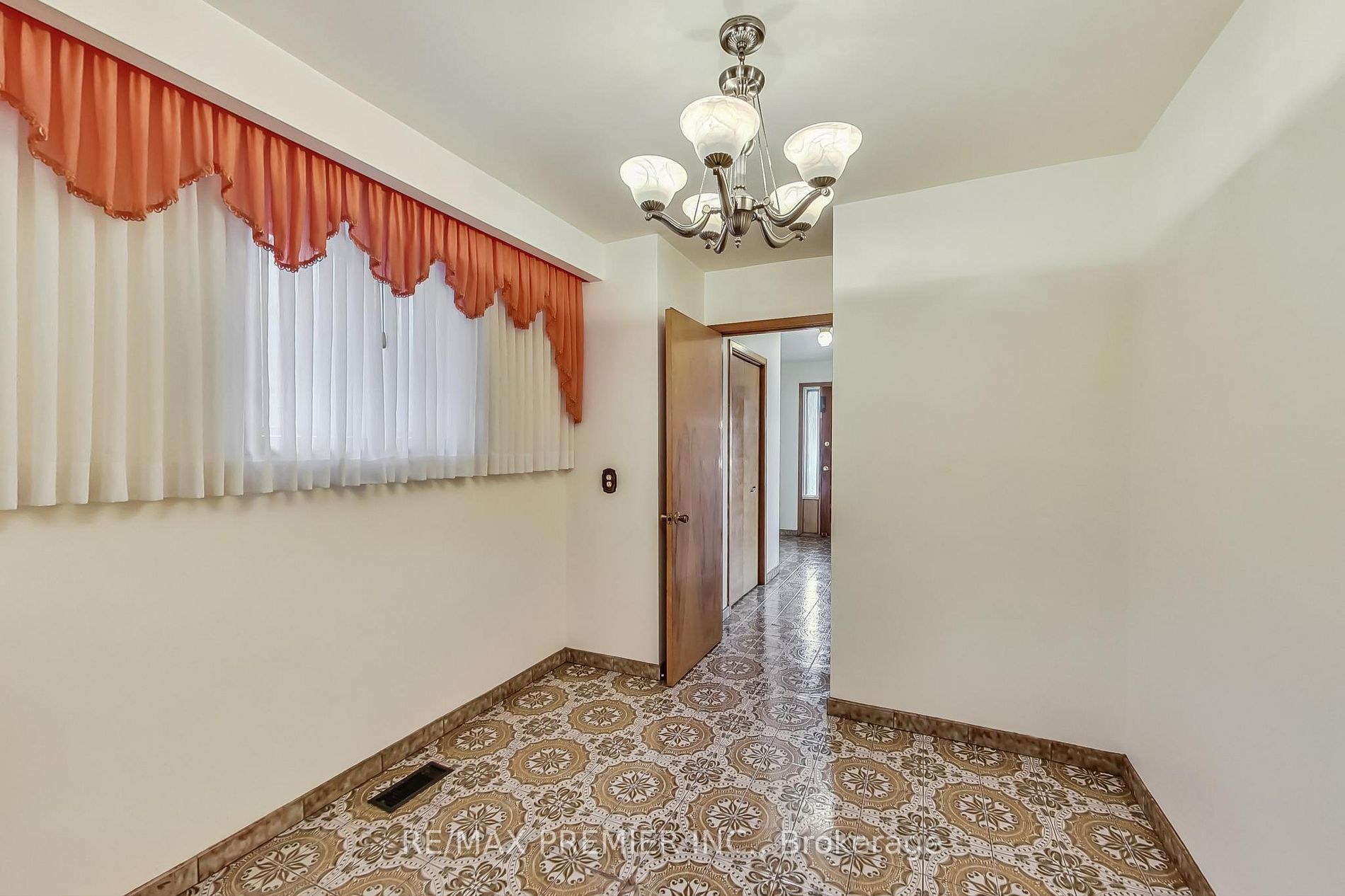 1054 Briar Hill Ave