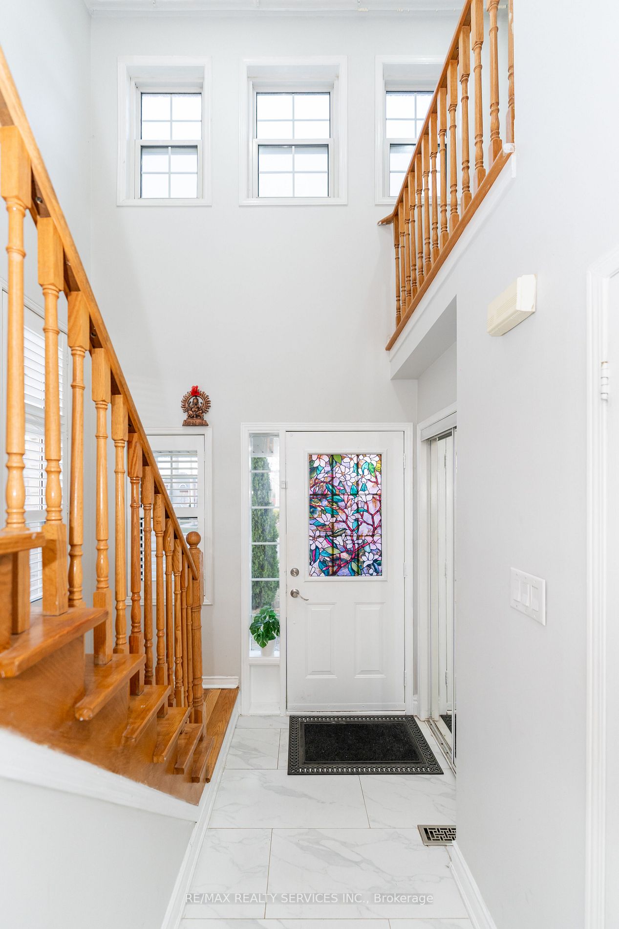 2 Clovercrest Dr