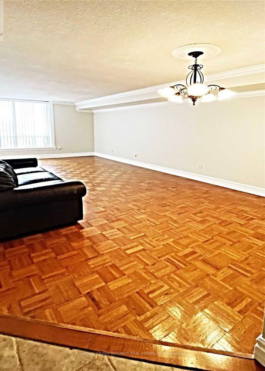 1 Hickory Tree, #507