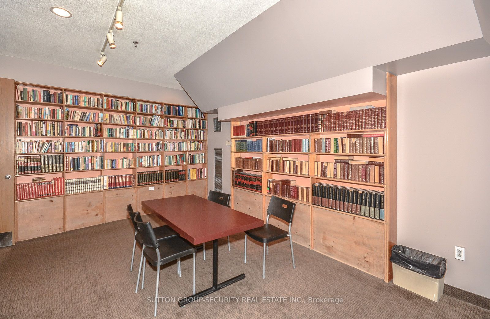 1 Hickory Tree, #507
