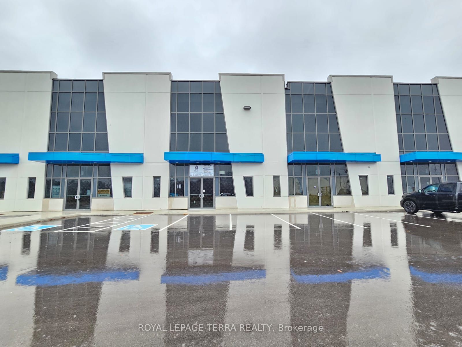 25 Newkirk Crt, #10
