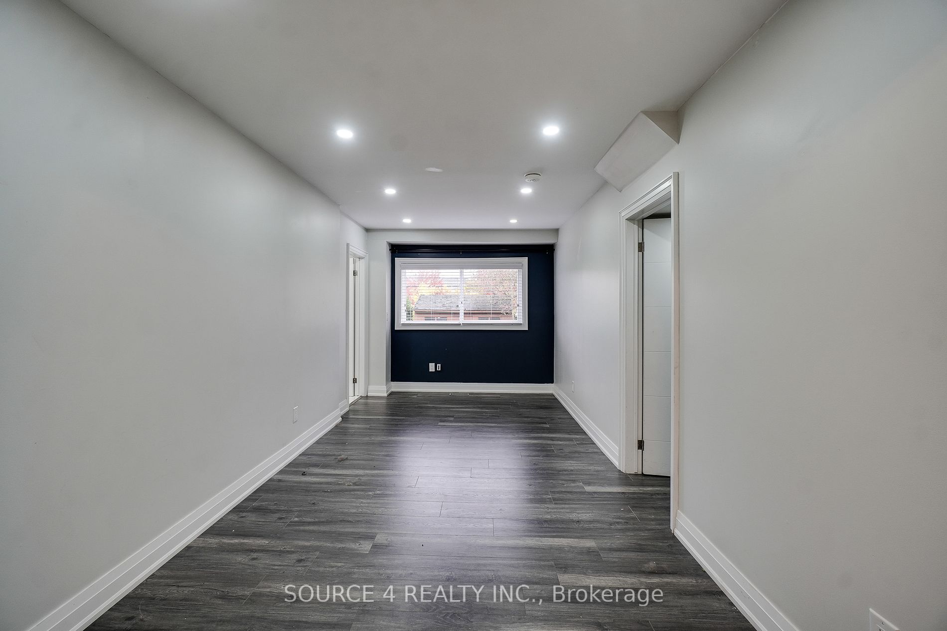 5526 Romanwood Cres
