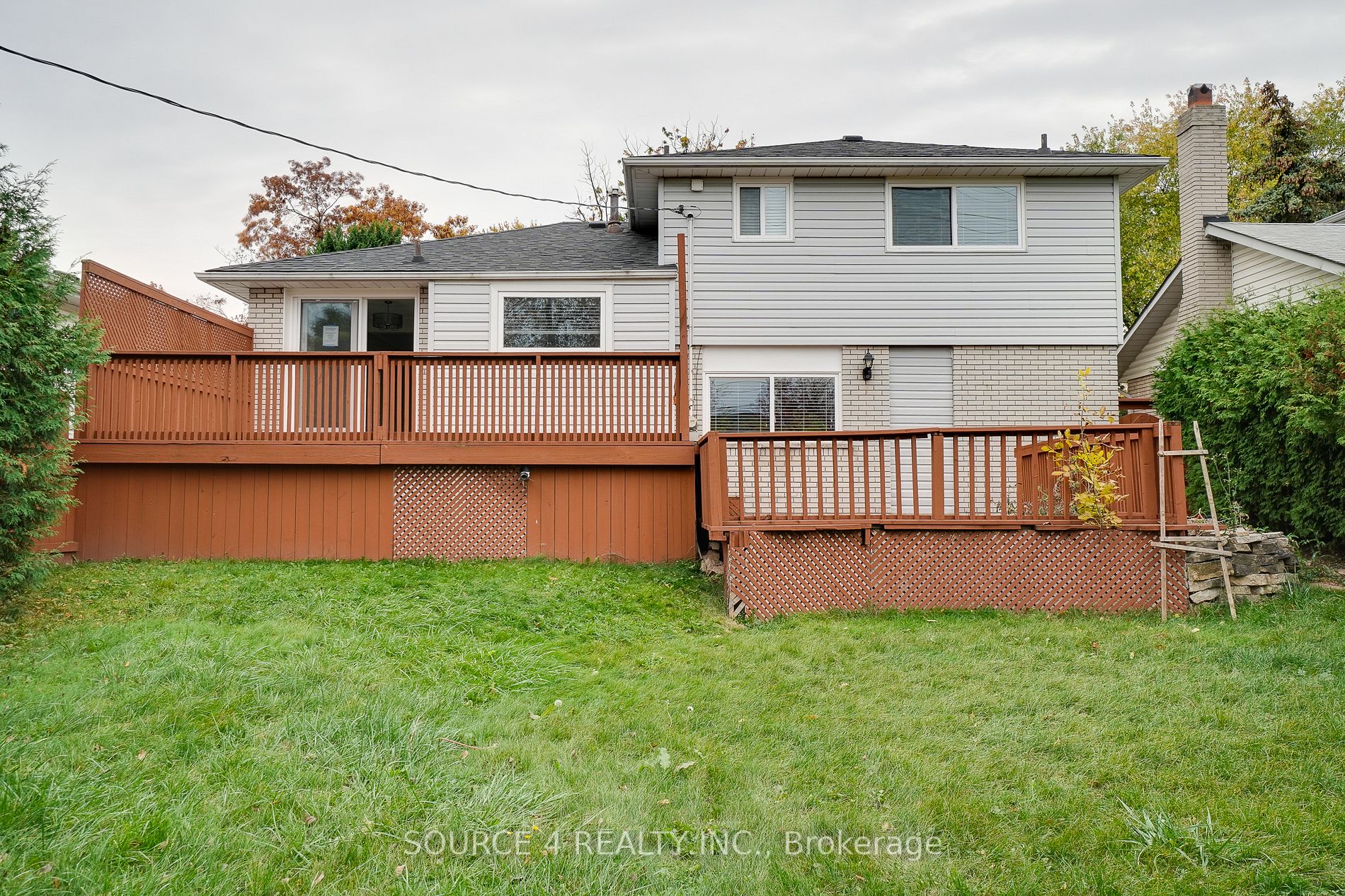 5526 Romanwood Cres